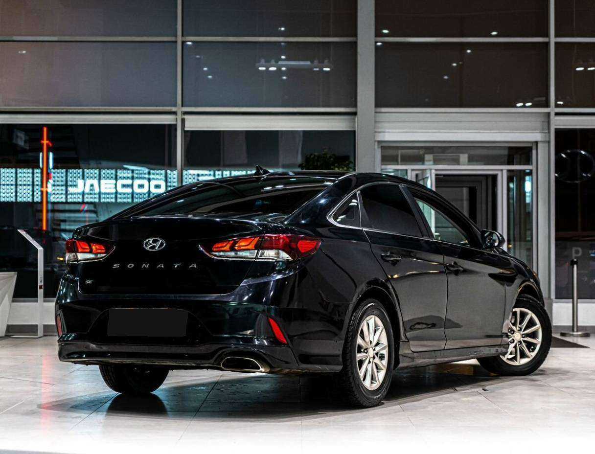 Купить Hyundai Sonata с пробегом. Фото: #2