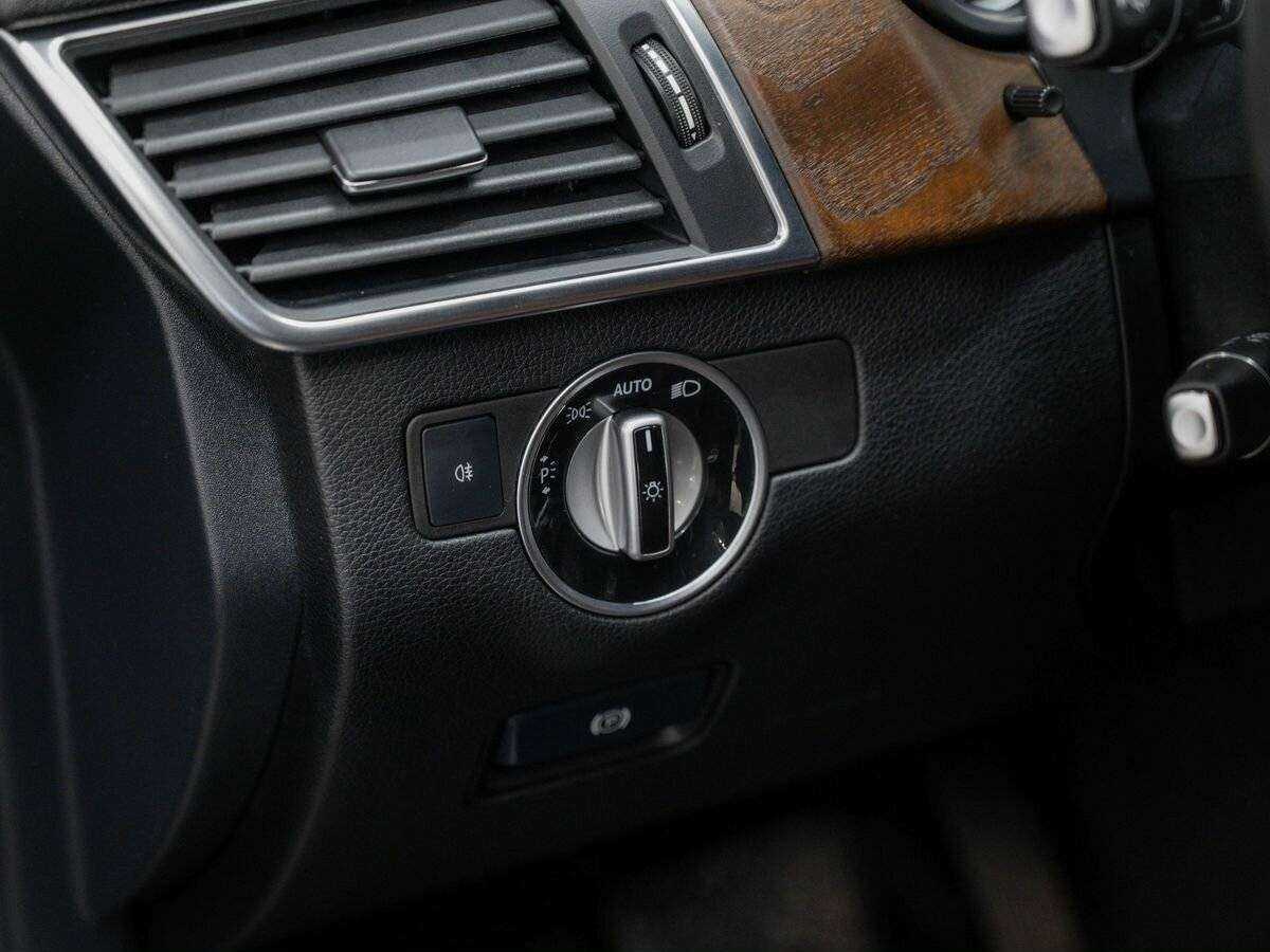 Купить Mercedes-Benz M-Класс с пробегом. Фото: #17