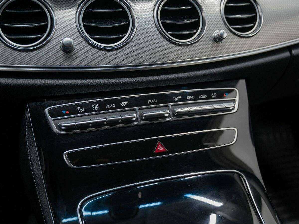 Купить Mercedes-Benz E-Класс с пробегом. Фото: #19