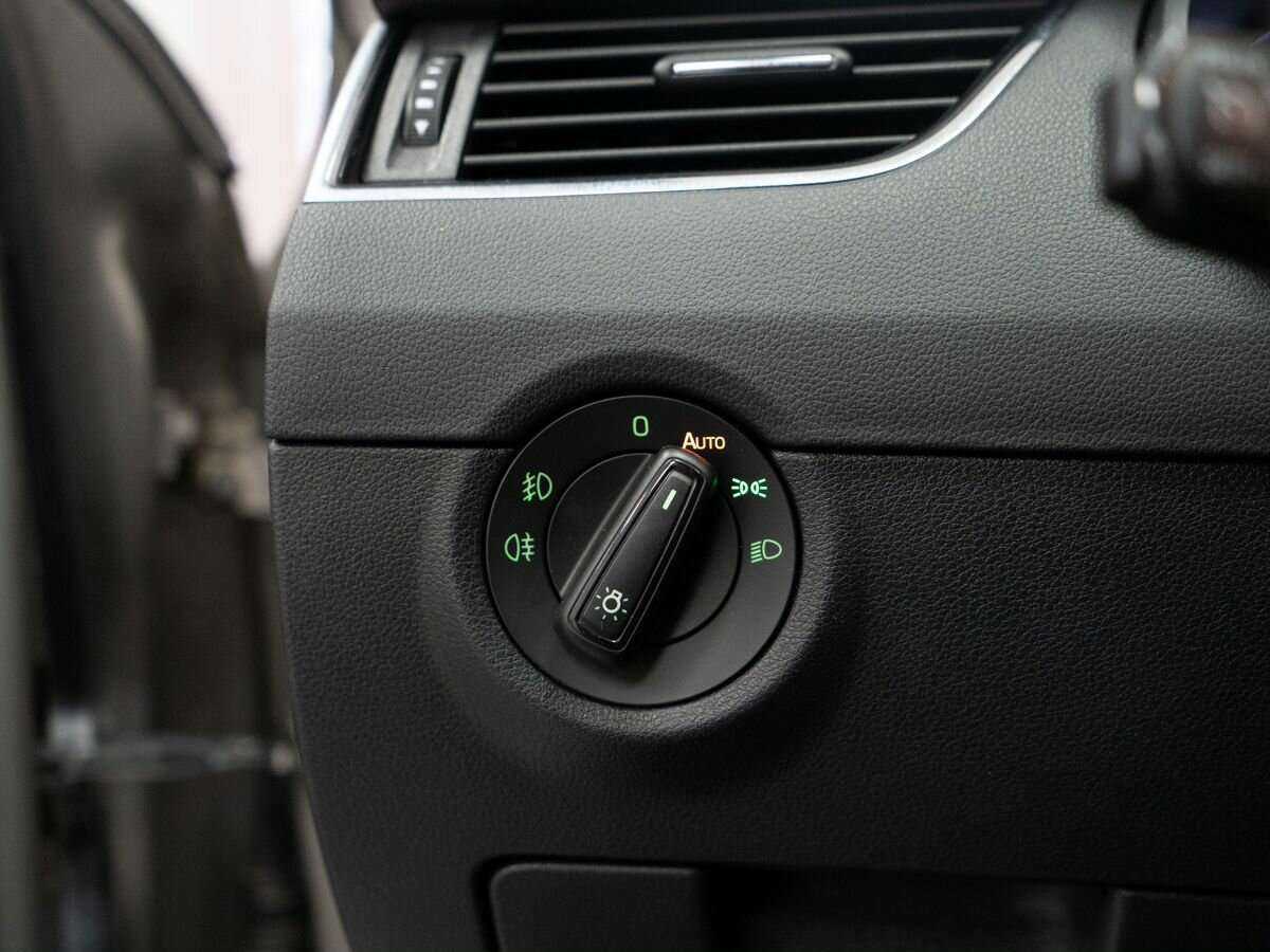 Купить Skoda Octavia с пробегом. Фото: #14
