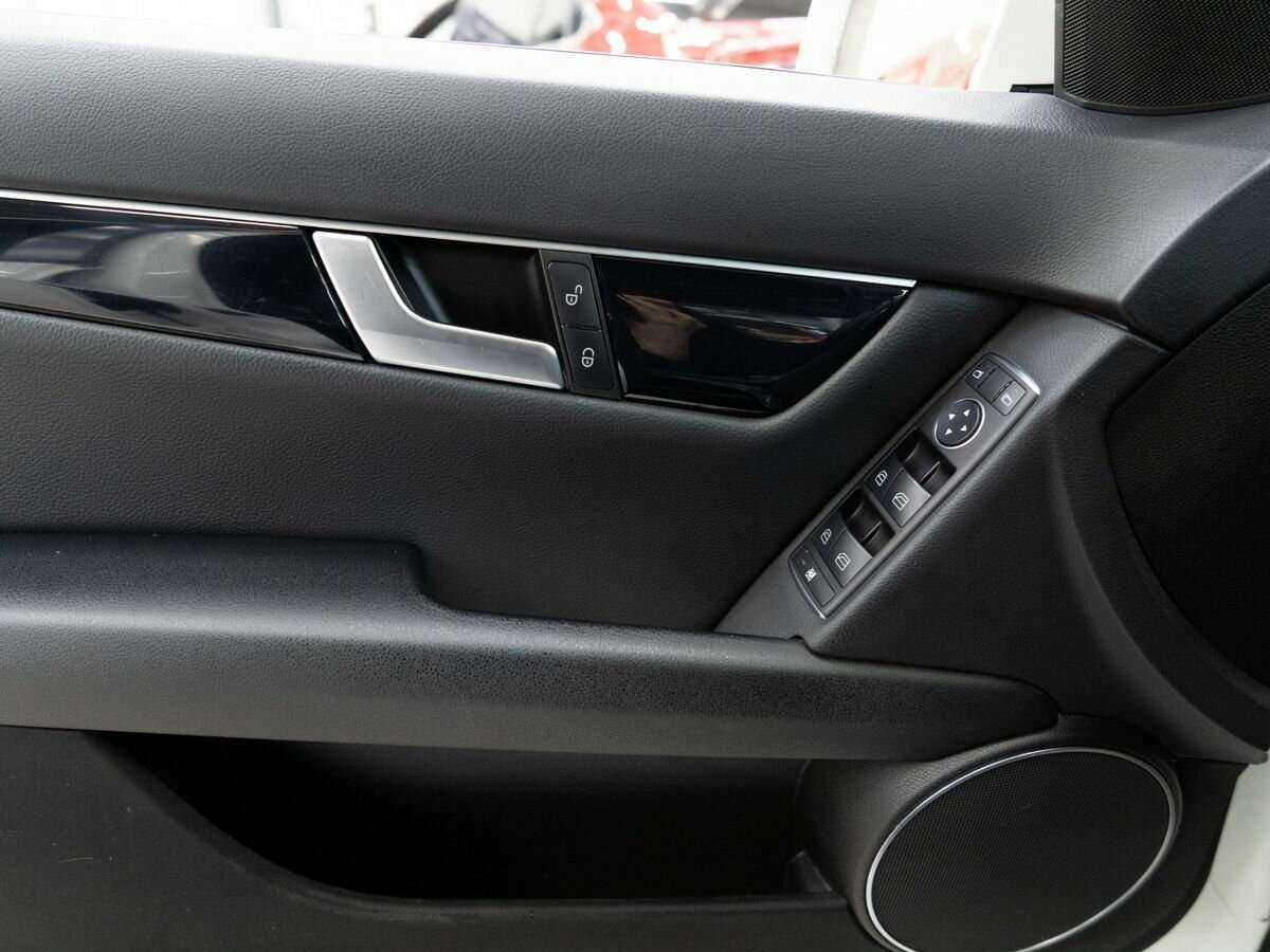 Купить Mercedes-Benz C-Класс с пробегом. Фото: #14