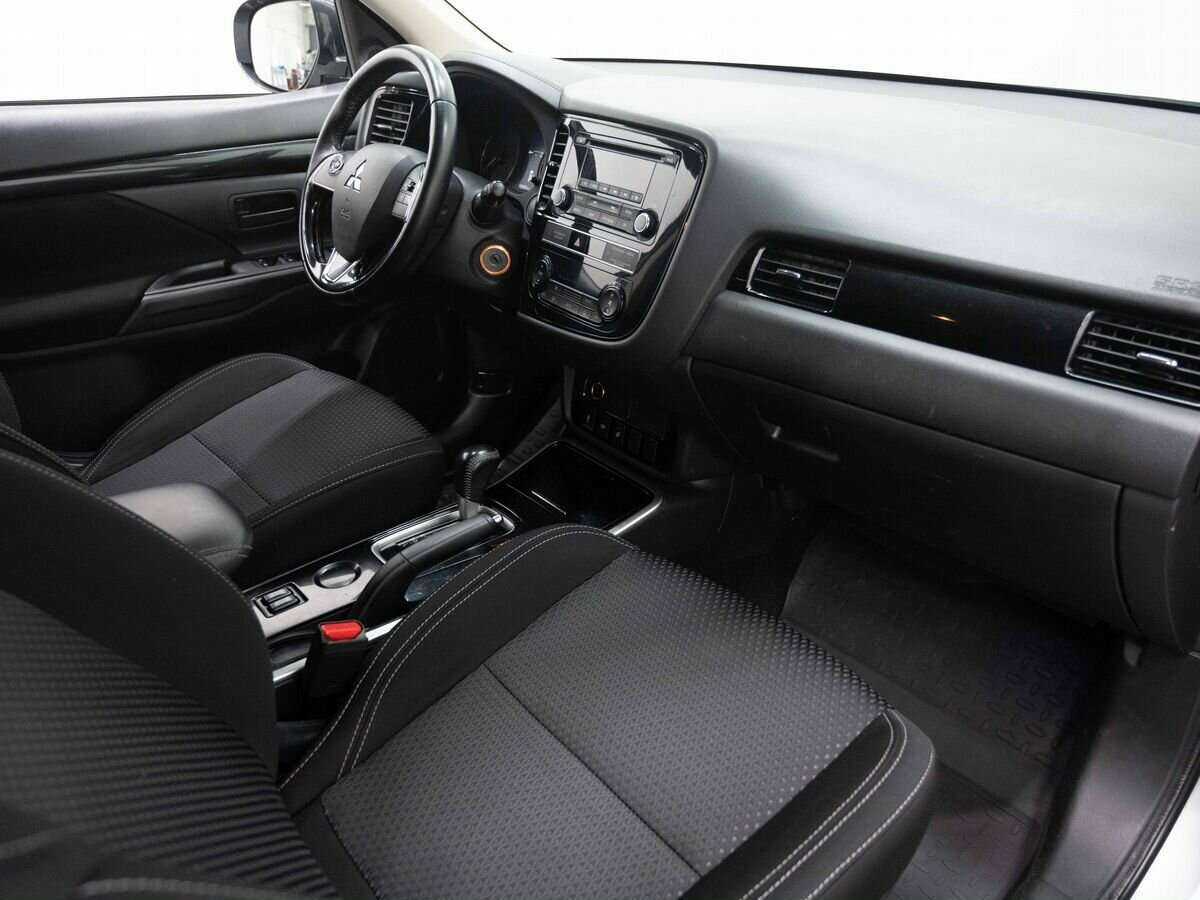 Купить Mitsubishi Outlander с пробегом. Фото: #10