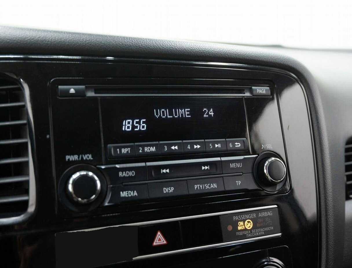 Купить Mitsubishi Outlander с пробегом. Фото: #21