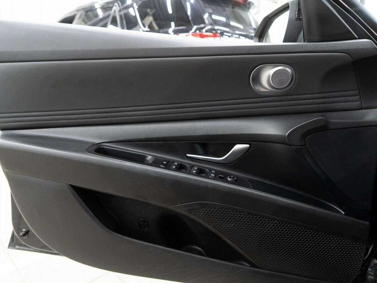 Купить Hyundai Elantra с пробегом. Фото: #14