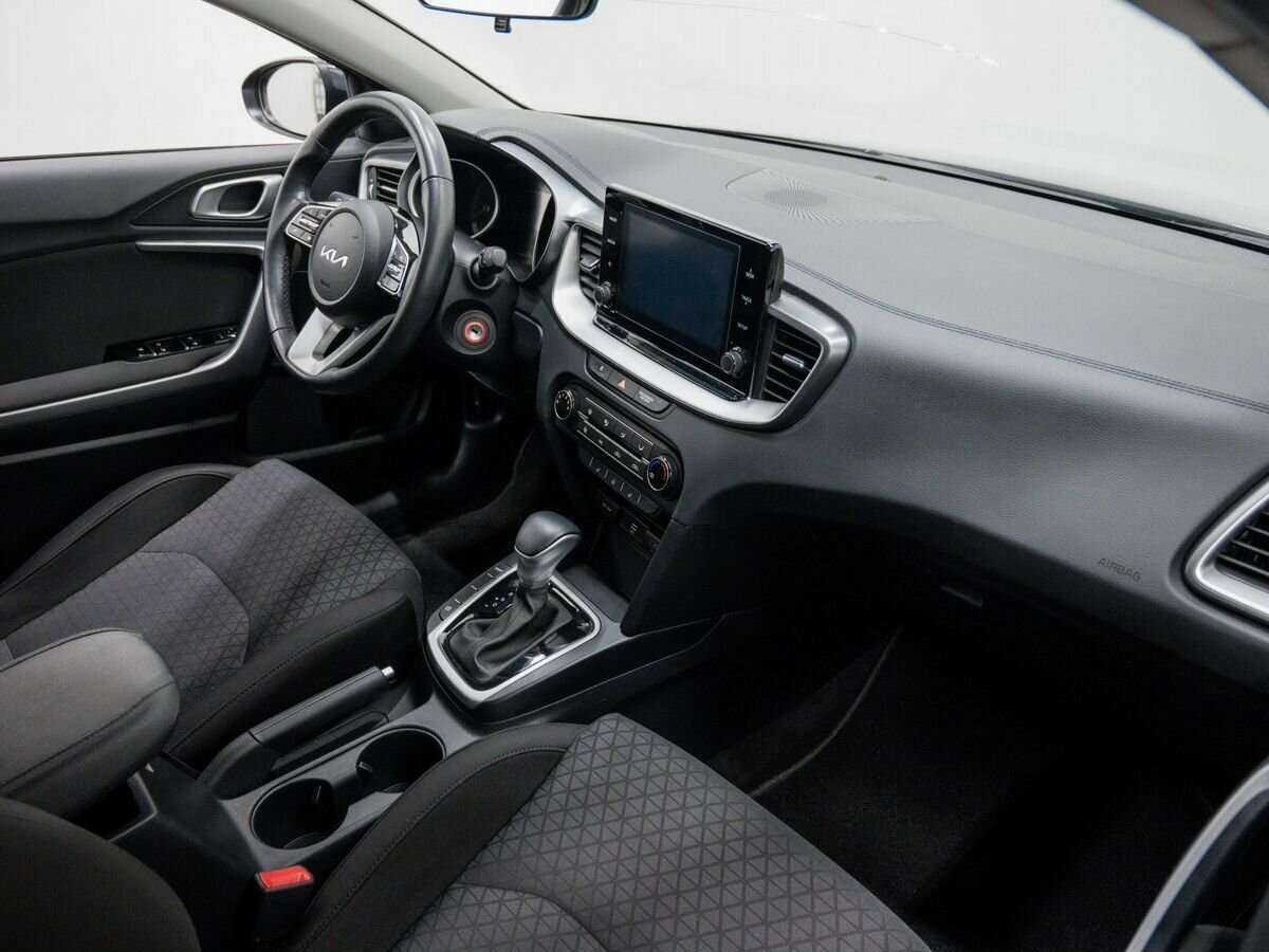 Купить Kia Ceed с пробегом. Фото: #8
