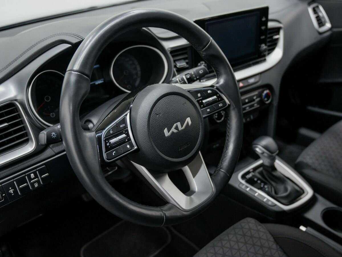 Купить Kia Ceed с пробегом. Фото: #17