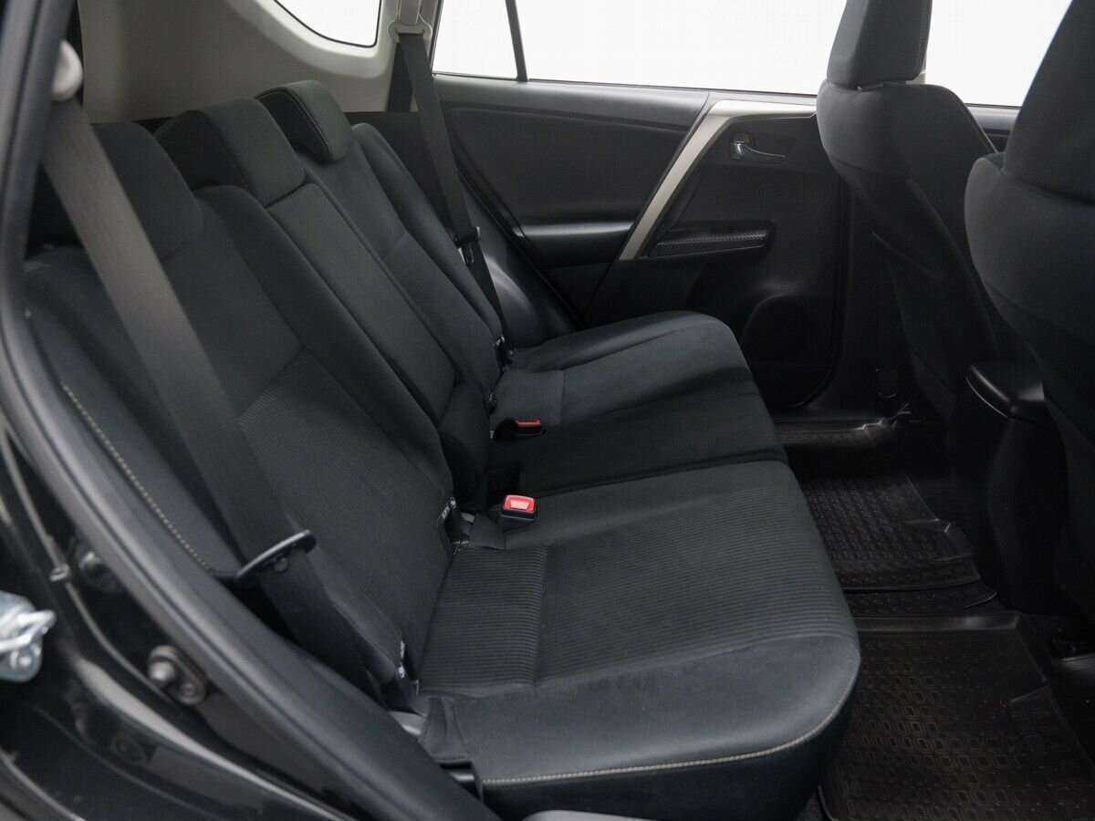 Купить Toyota RAV4 с пробегом. Фото: #9