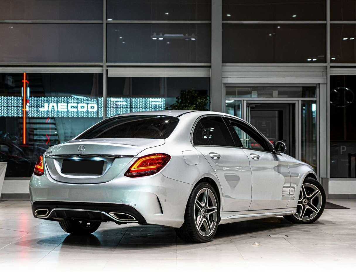 Купить Mercedes-Benz C-Класс с пробегом. Фото: #2