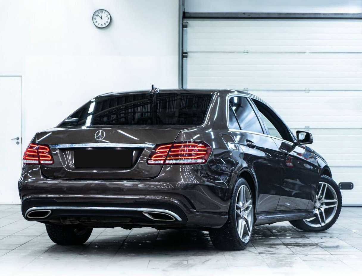 Купить Mercedes-Benz E-Класс с пробегом. Фото: #2