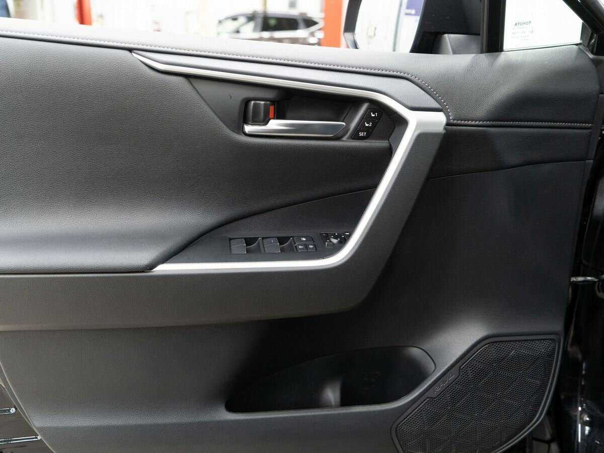 Купить Toyota RAV4 с пробегом. Фото: #14