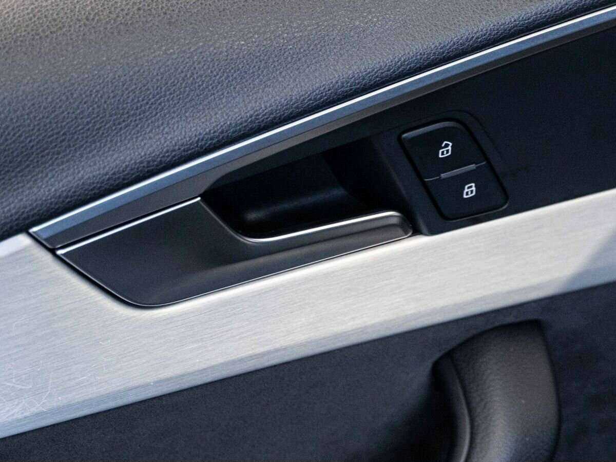 Купить Audi A4 с пробегом. Фото: #17