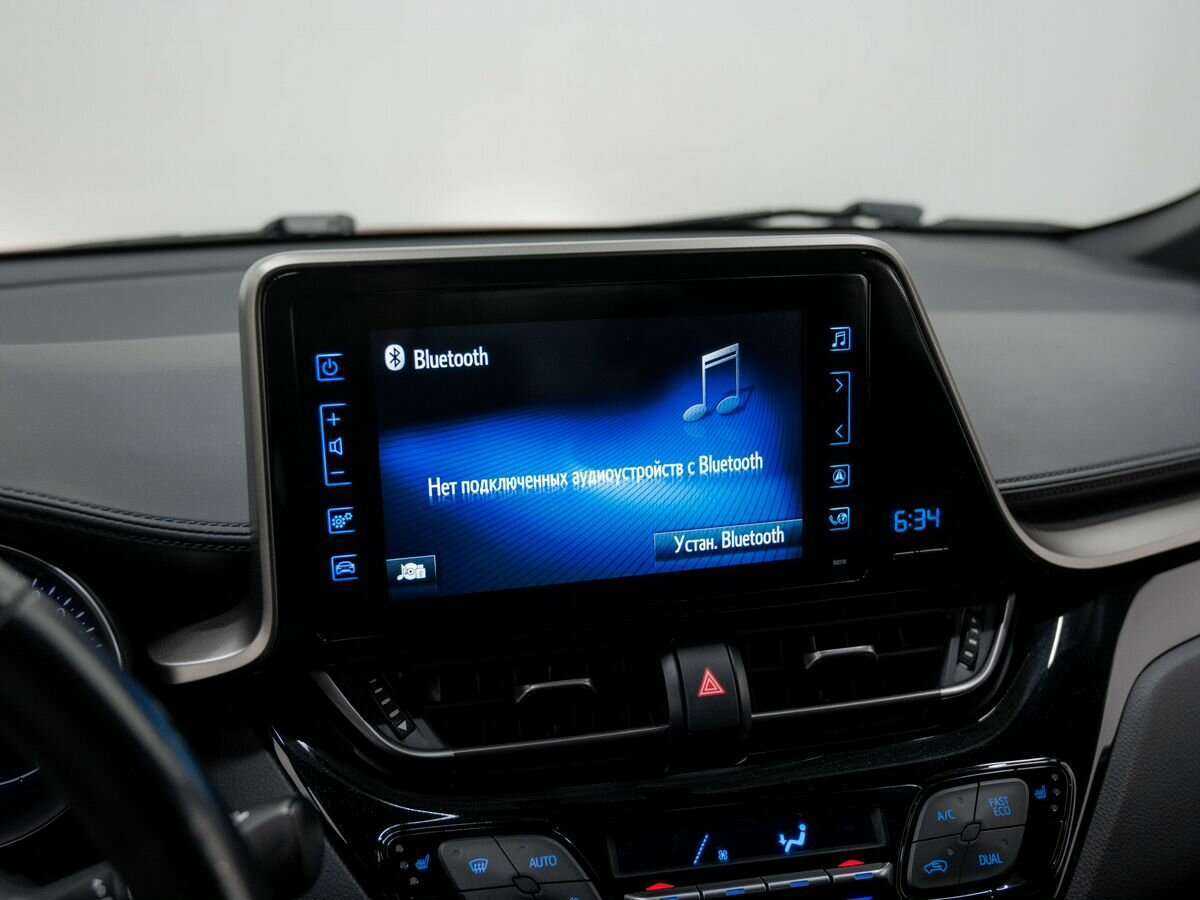 Купить Toyota C-HR с пробегом. Фото: #17