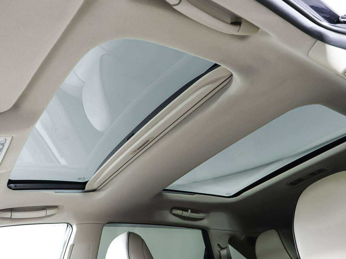 Купить Toyota Venza с пробегом. Фото: #17