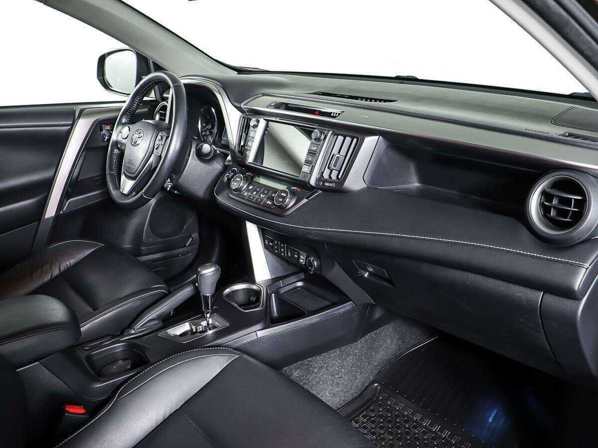 Купить Toyota RAV4 с пробегом. Фото: #8