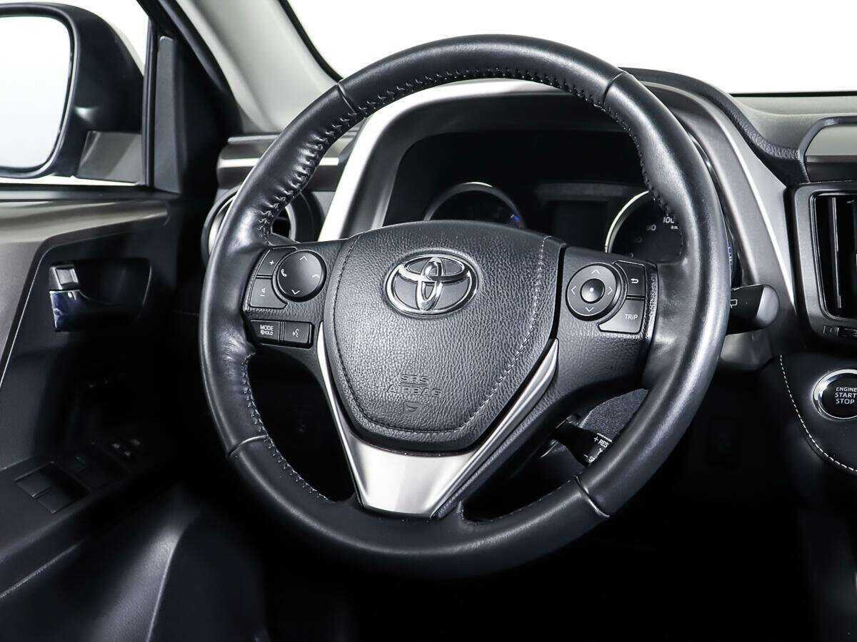Купить Toyota RAV4 с пробегом. Фото: #14