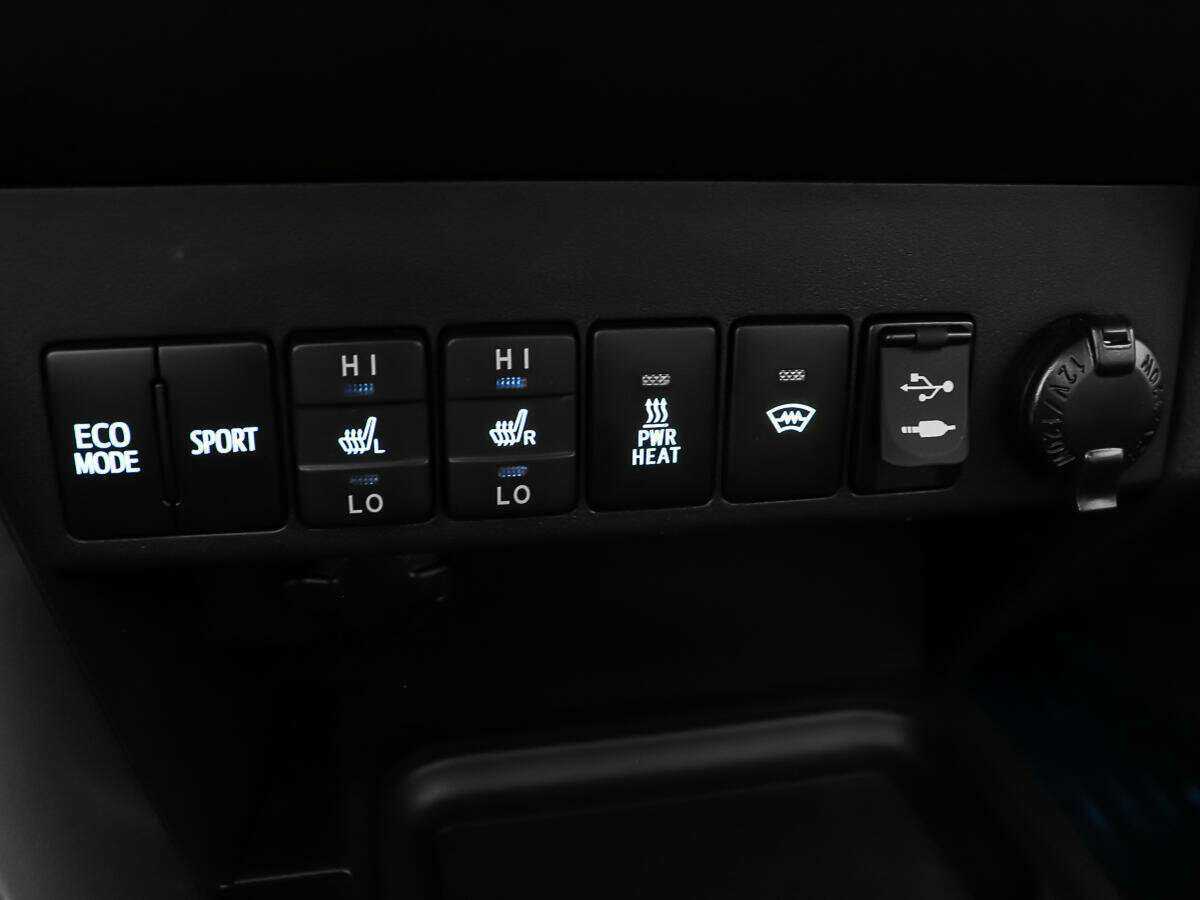 Купить Toyota RAV4 с пробегом. Фото: #19