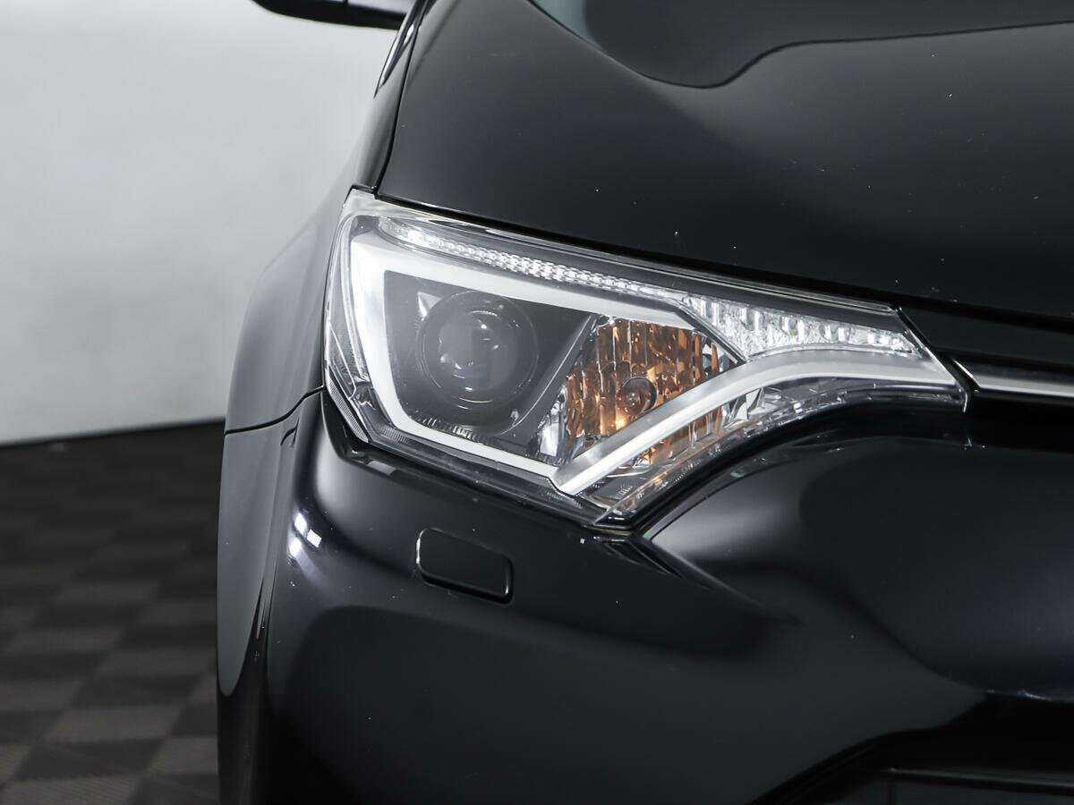 Купить Toyota RAV4 с пробегом. Фото: #18