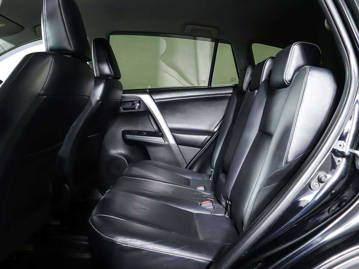 Купить Toyota RAV4 с пробегом. Фото: #10
