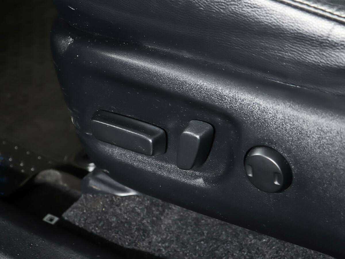 Купить Toyota RAV4 с пробегом. Фото: #16