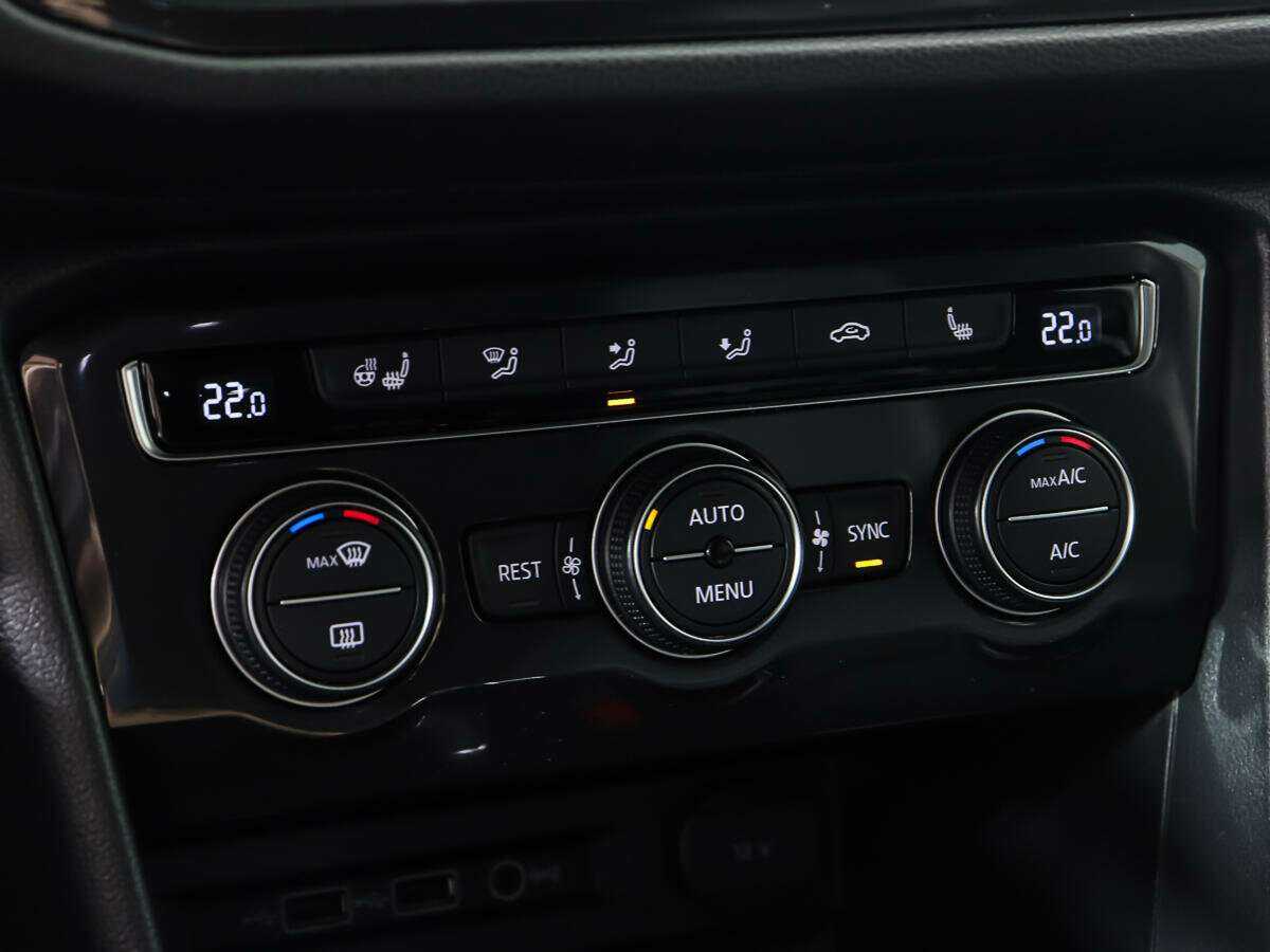 Купить Volkswagen Tiguan с пробегом. Фото: #20