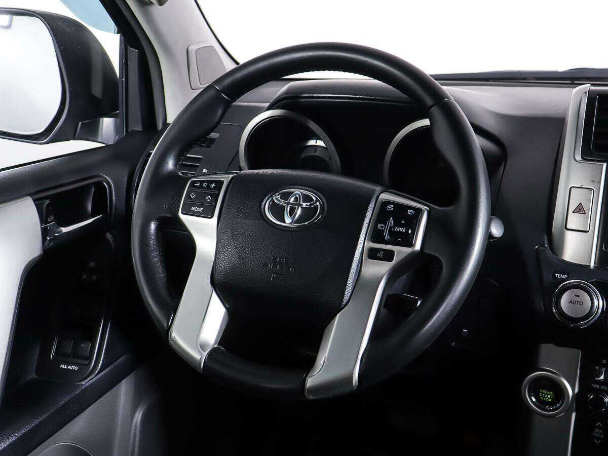 Купить Toyota Land Cruiser Prado с пробегом. Фото: #14