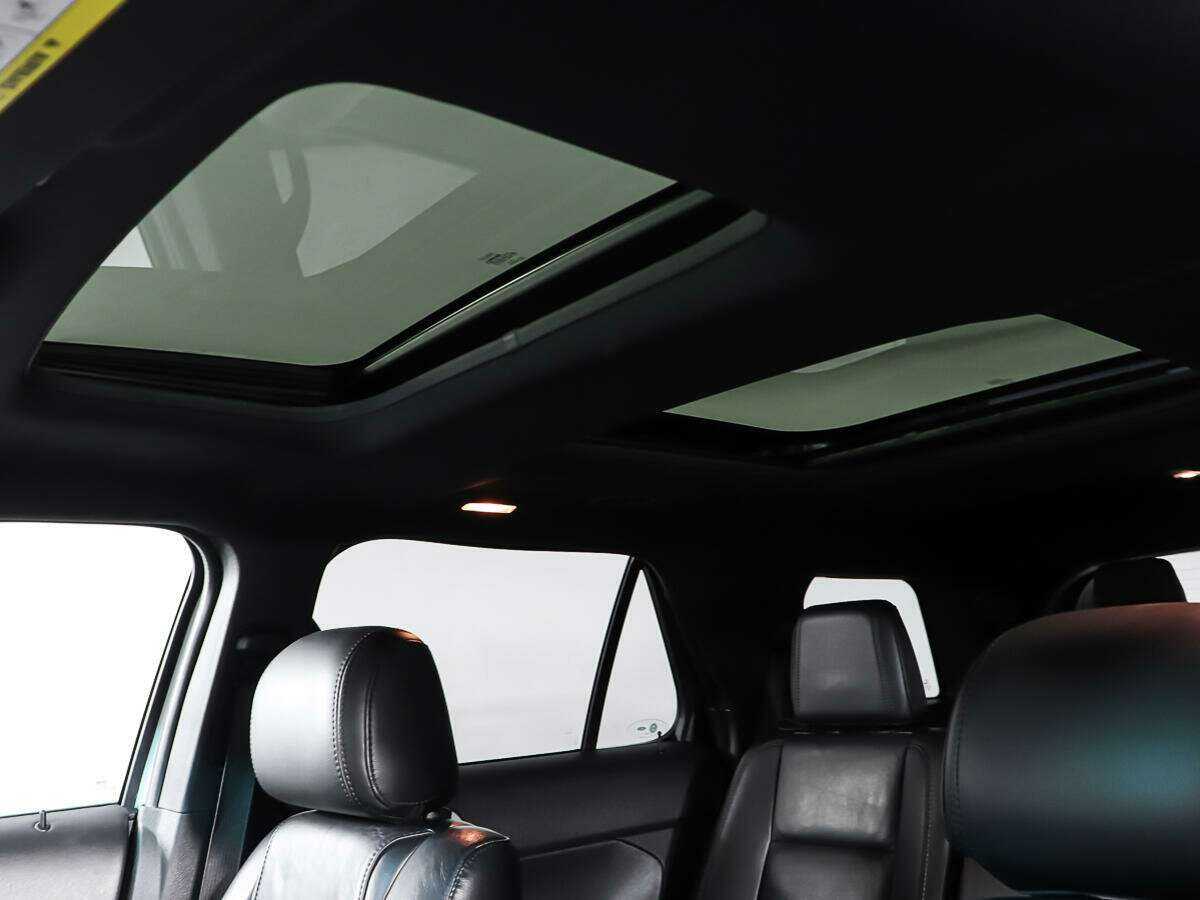 Купить Ford Explorer с пробегом. Фото: #18
