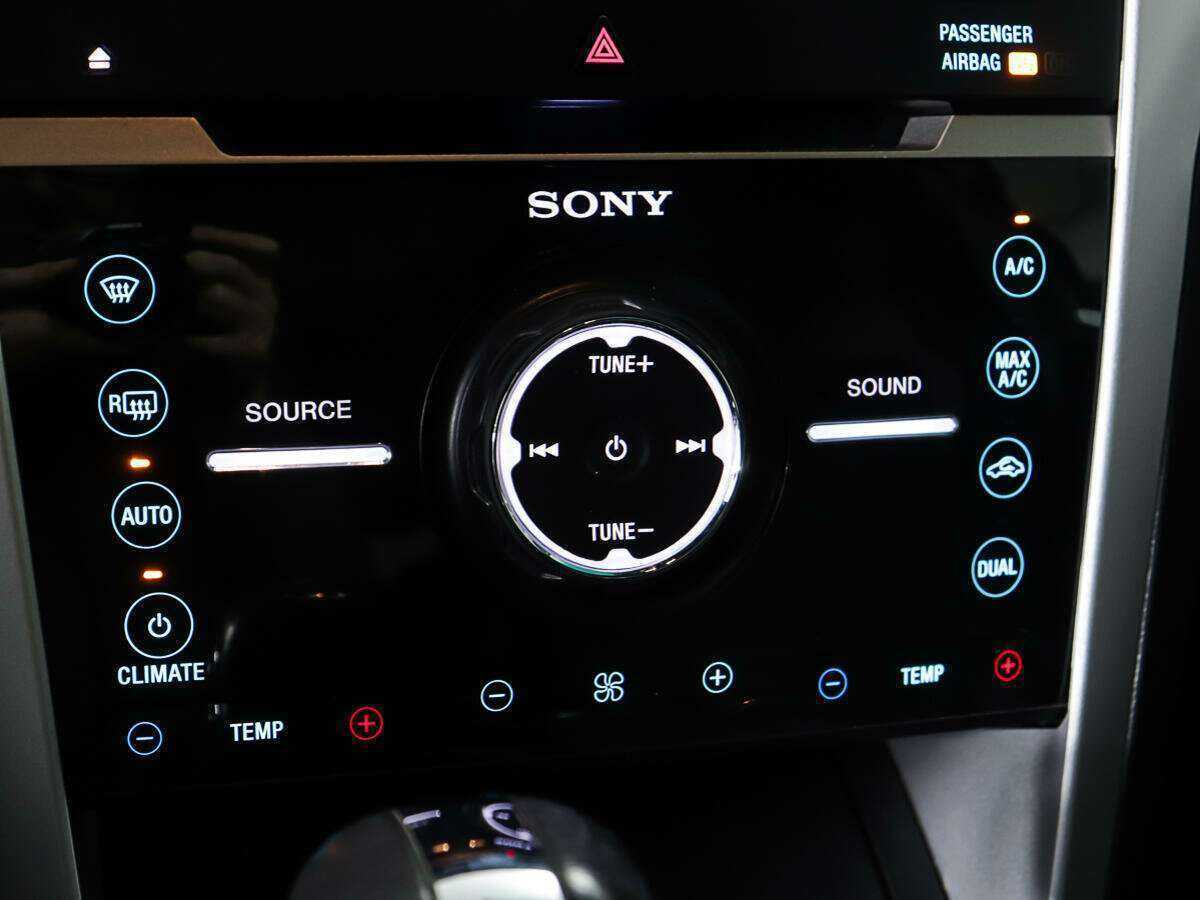 Купить Ford Explorer с пробегом. Фото: #17