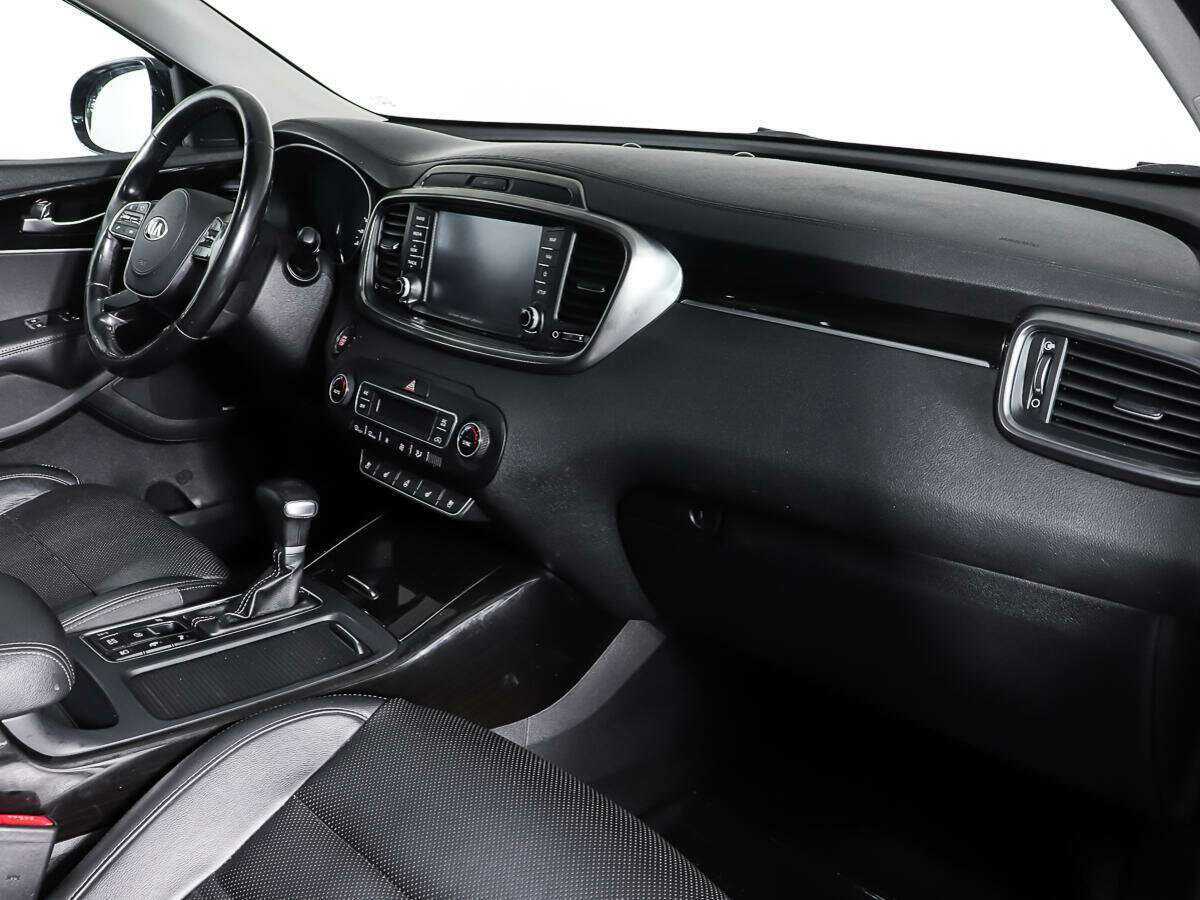 Купить Kia Sorento с пробегом. Фото: #10