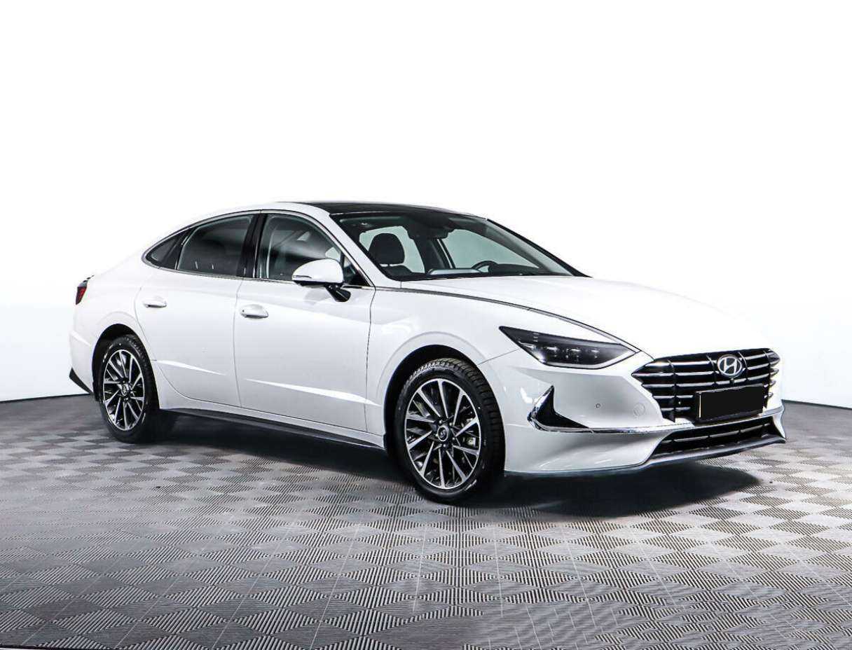 Купить Hyundai Sonata с пробегом. Фото: #2