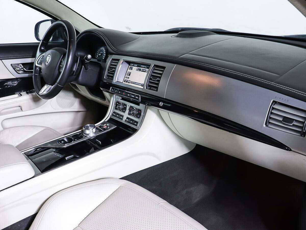 Купить Jaguar XF с пробегом. Фото: #8