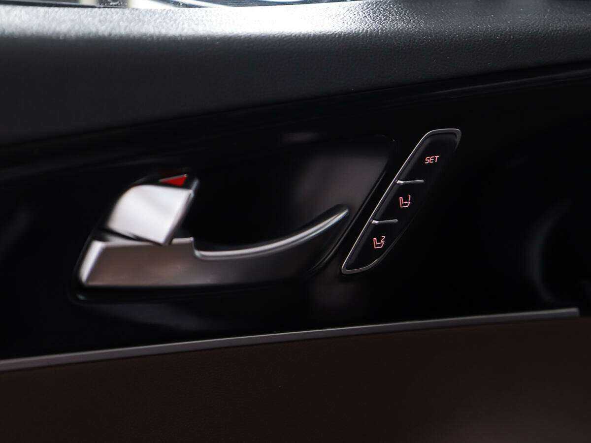 Купить Kia Sorento с пробегом. Фото: #17