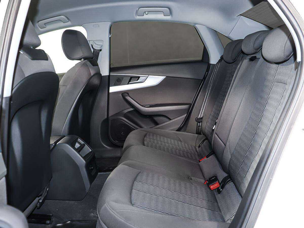 Купить Audi A4 с пробегом. Фото: #9