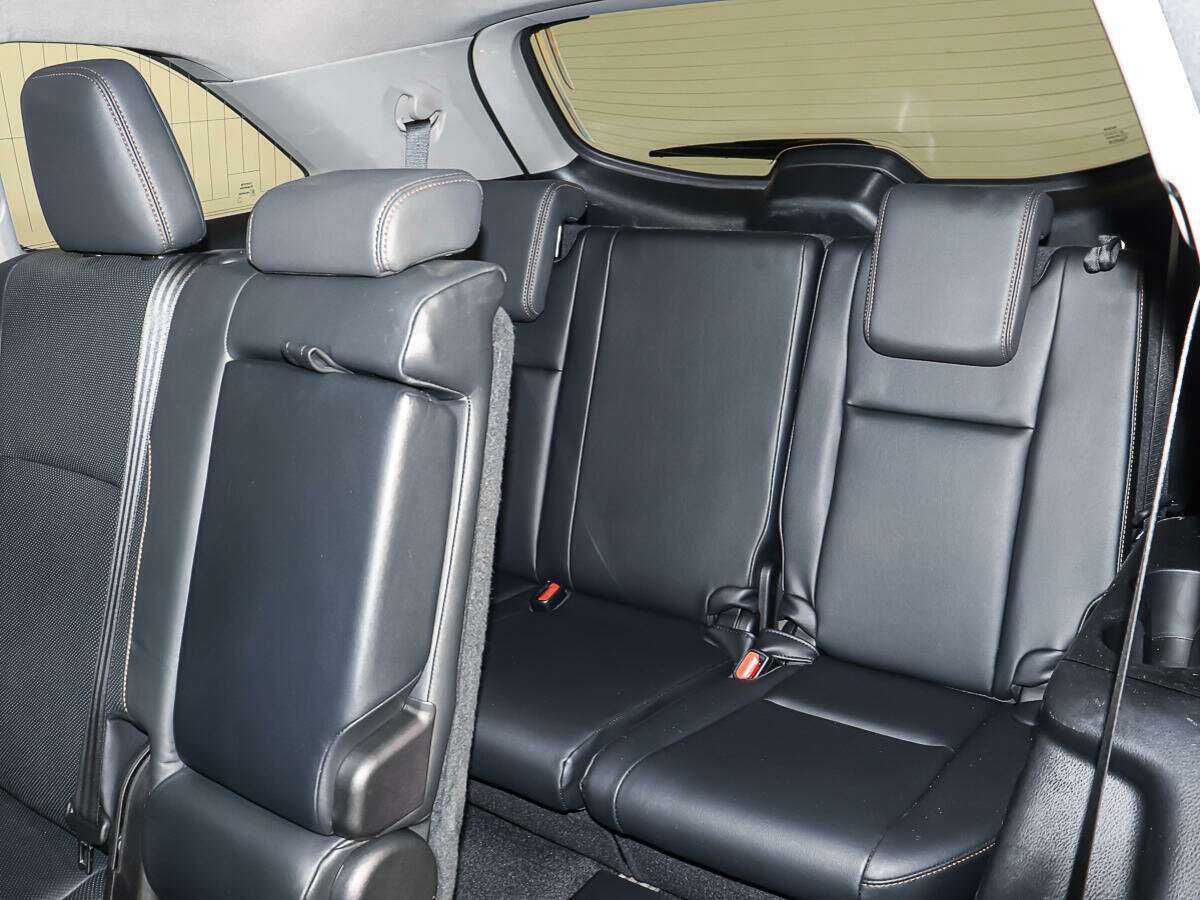 Купить Toyota Highlander с пробегом. Фото: #11