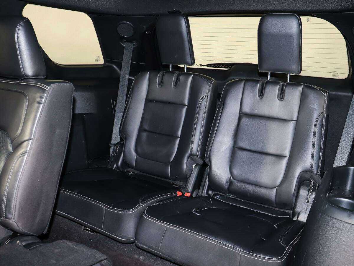 Купить Ford Explorer с пробегом. Фото: #10
