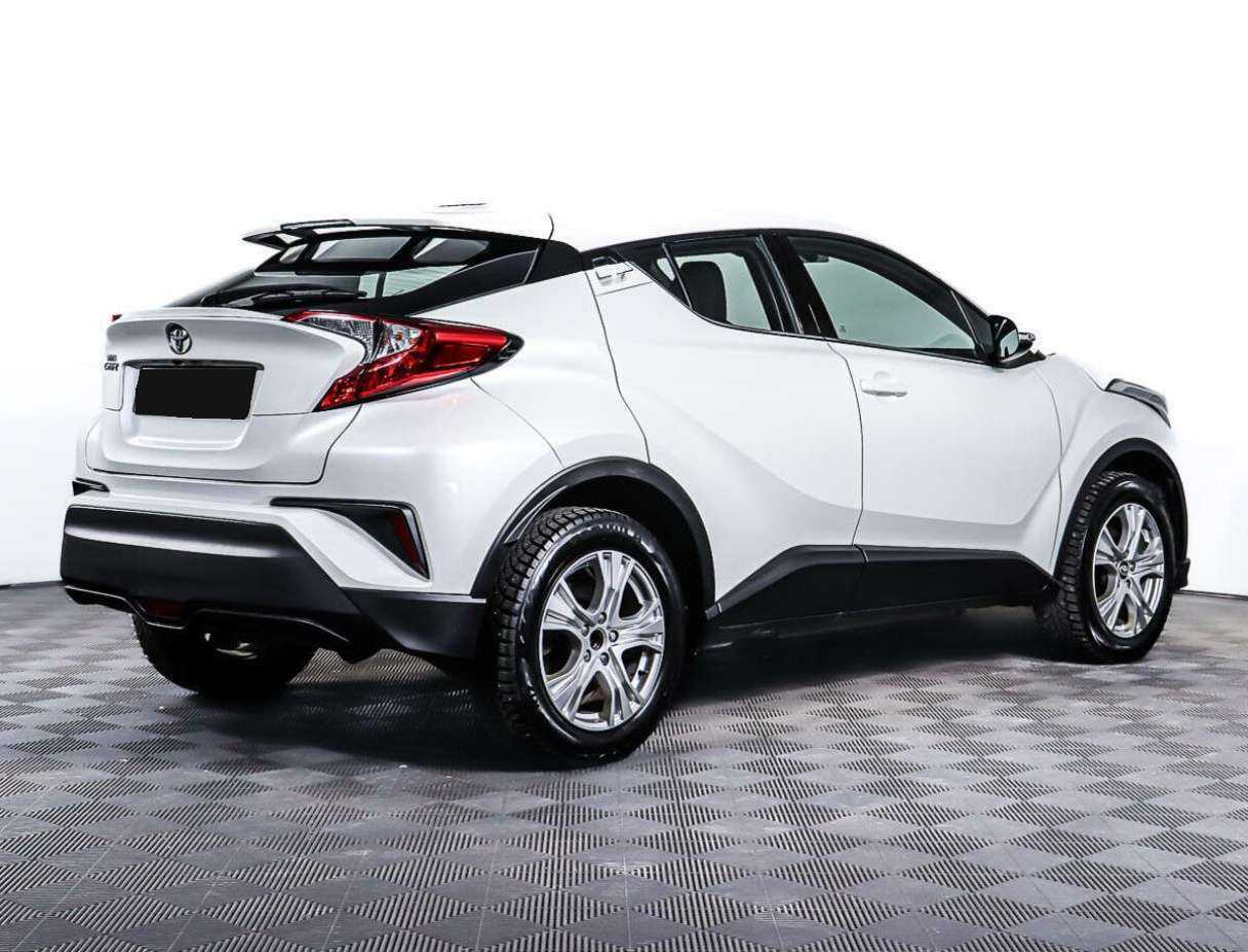 Купить Toyota C-HR с пробегом. Фото: #4