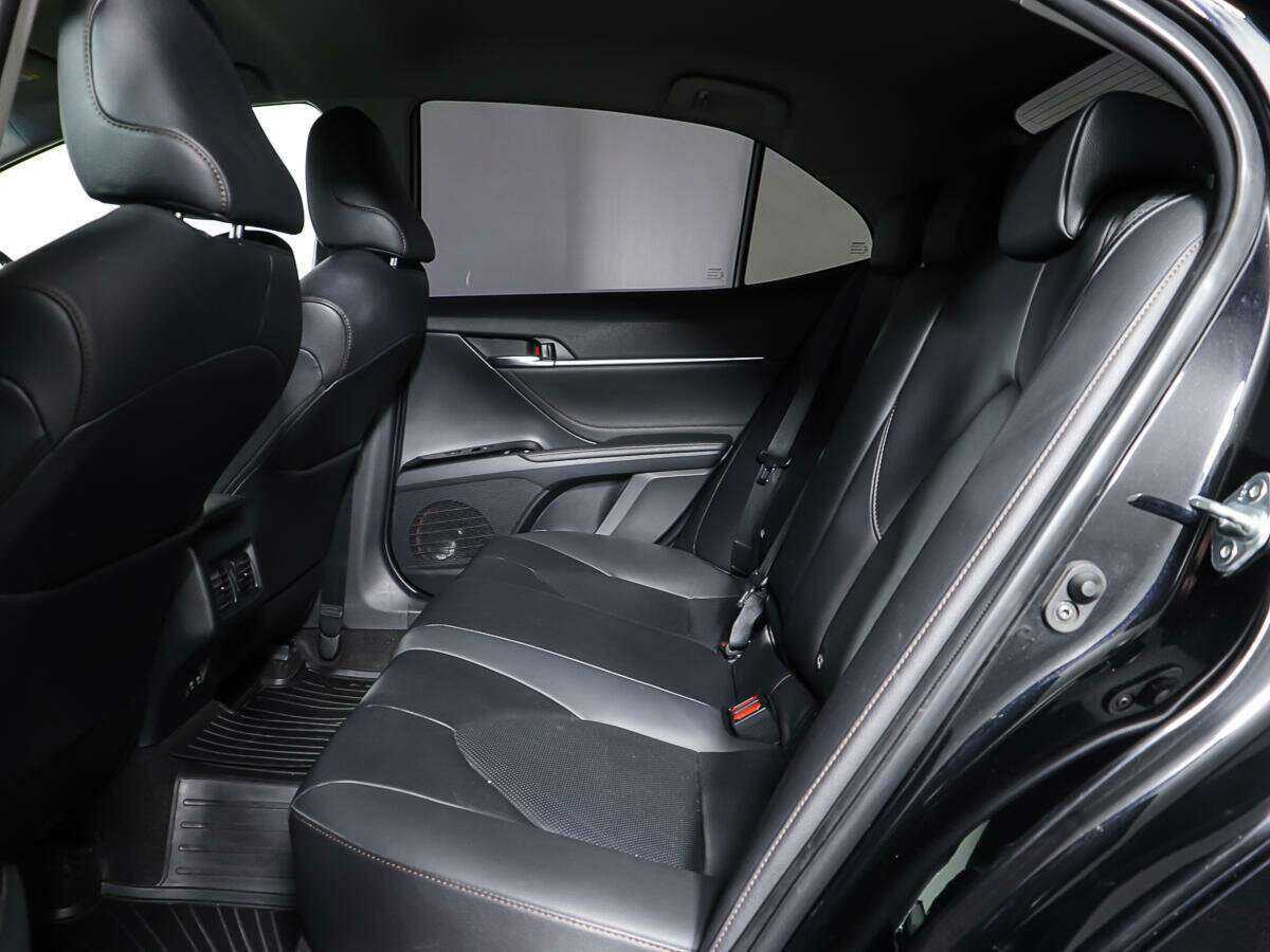 Купить Toyota Camry с пробегом. Фото: #9