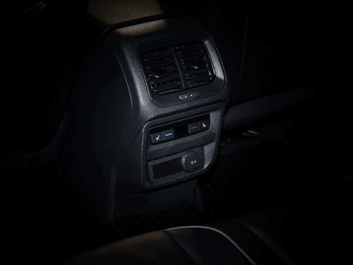 Купить Volkswagen Tiguan с пробегом. Фото: #17