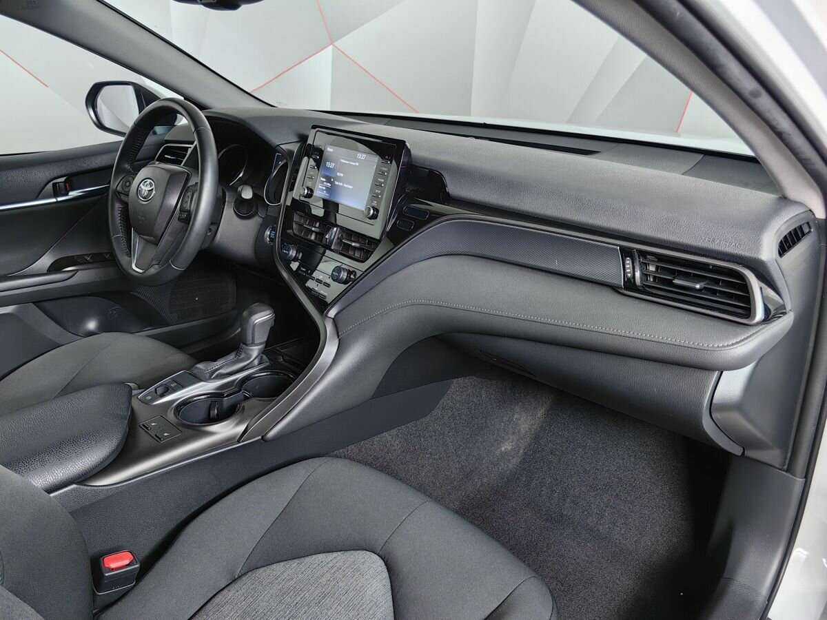 Купить Toyota Camry с пробегом. Фото: #8