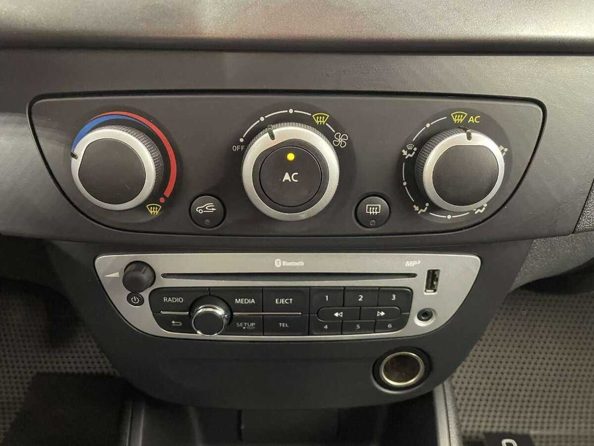 Купить Renault Fluence с пробегом. Фото: #11