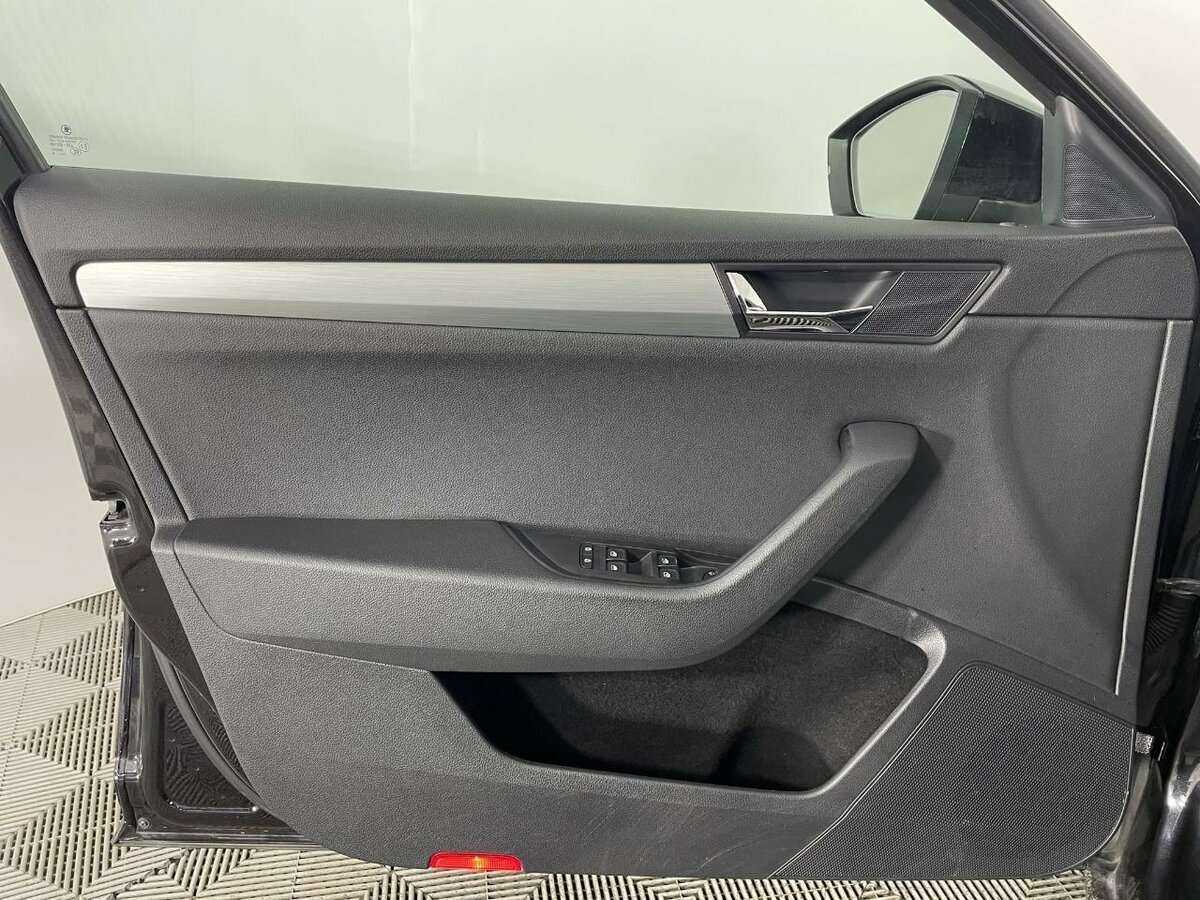 Купить Skoda Superb с пробегом. Фото: #7