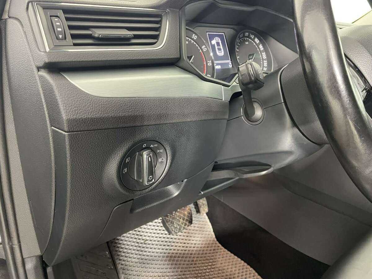 Купить Skoda Superb с пробегом. Фото: #8