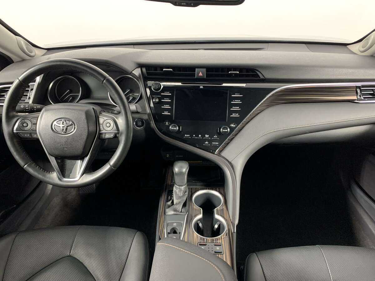 Купить Toyota Camry с пробегом. Фото: #10