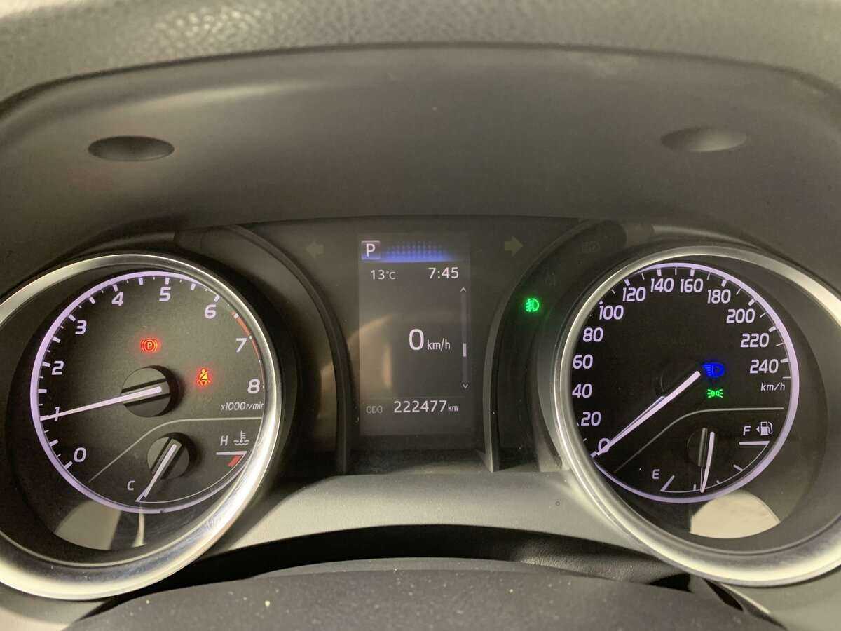 Купить Toyota Camry с пробегом. Фото: #10