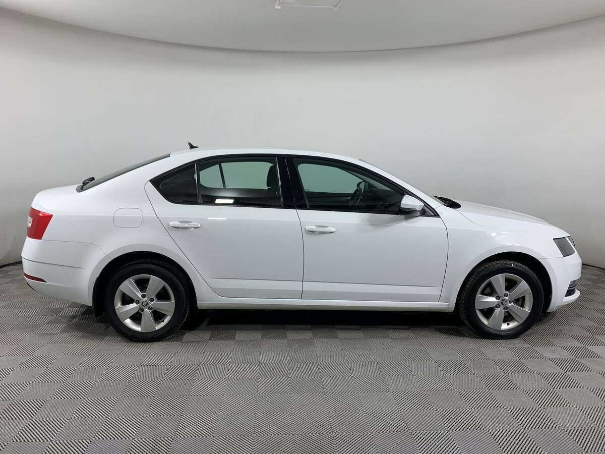 Купить Skoda Octavia с пробегом. Фото: #2