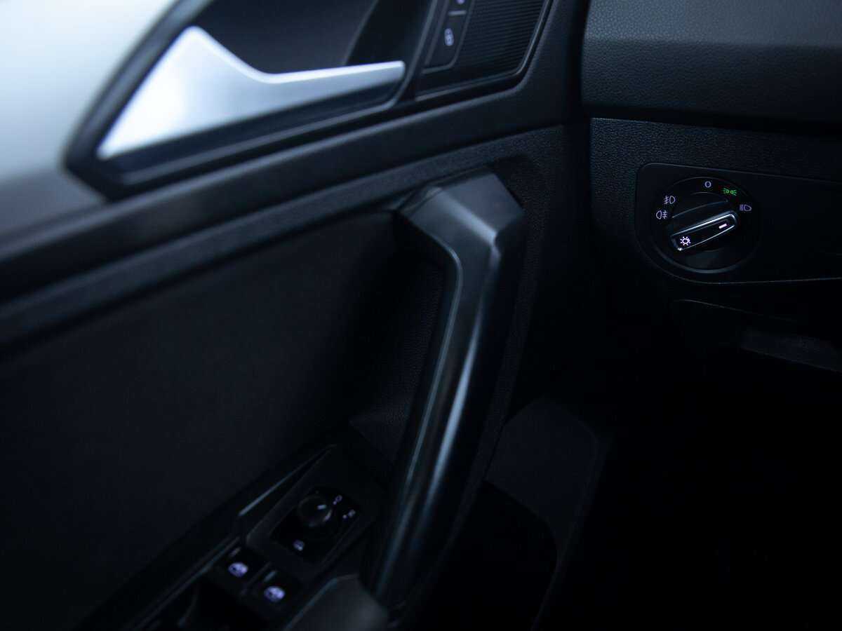 Купить Volkswagen Tiguan с пробегом. Фото: #11