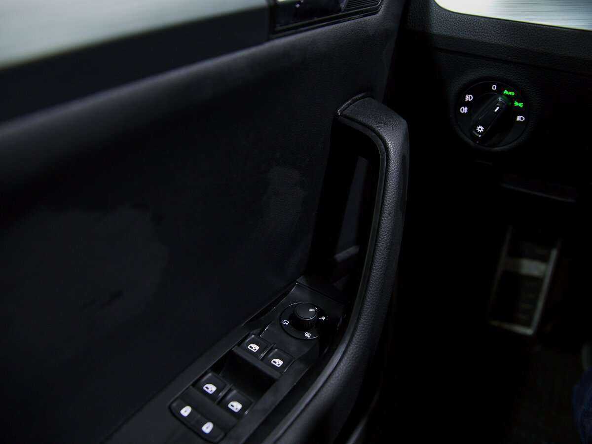 Купить Skoda Superb с пробегом. Фото: #6