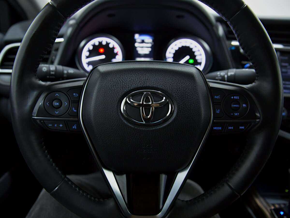 Купить Toyota Camry с пробегом. Фото: #11
