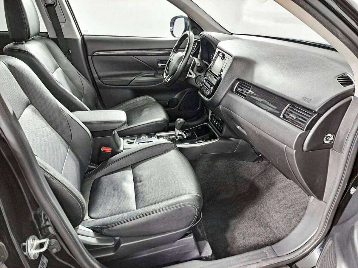 Купить Mitsubishi Outlander с пробегом. Фото: #8