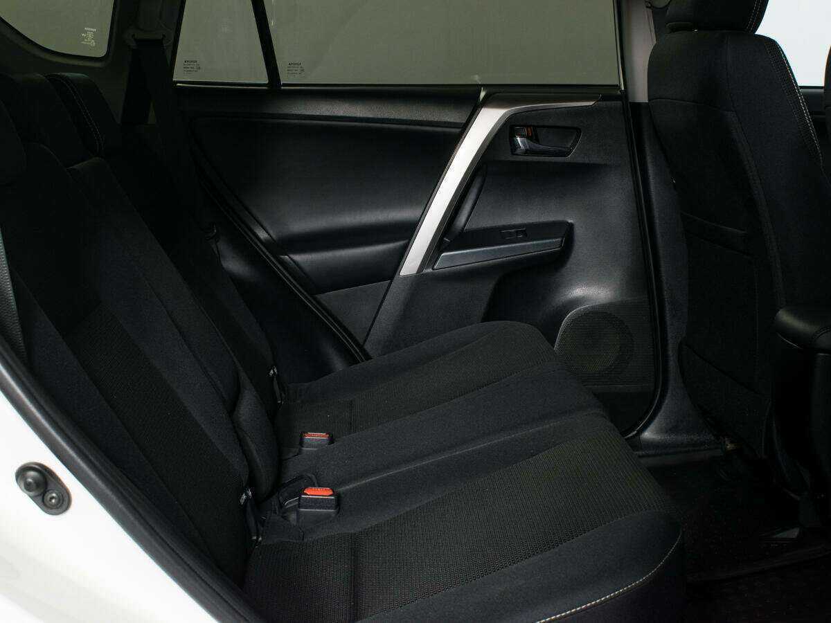 Купить Toyota RAV4 с пробегом. Фото: #11