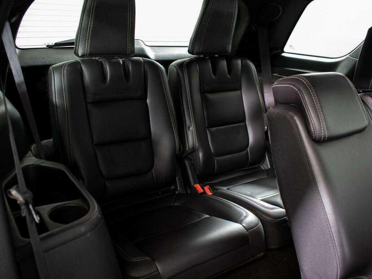 Купить Ford Explorer с пробегом. Фото: #8